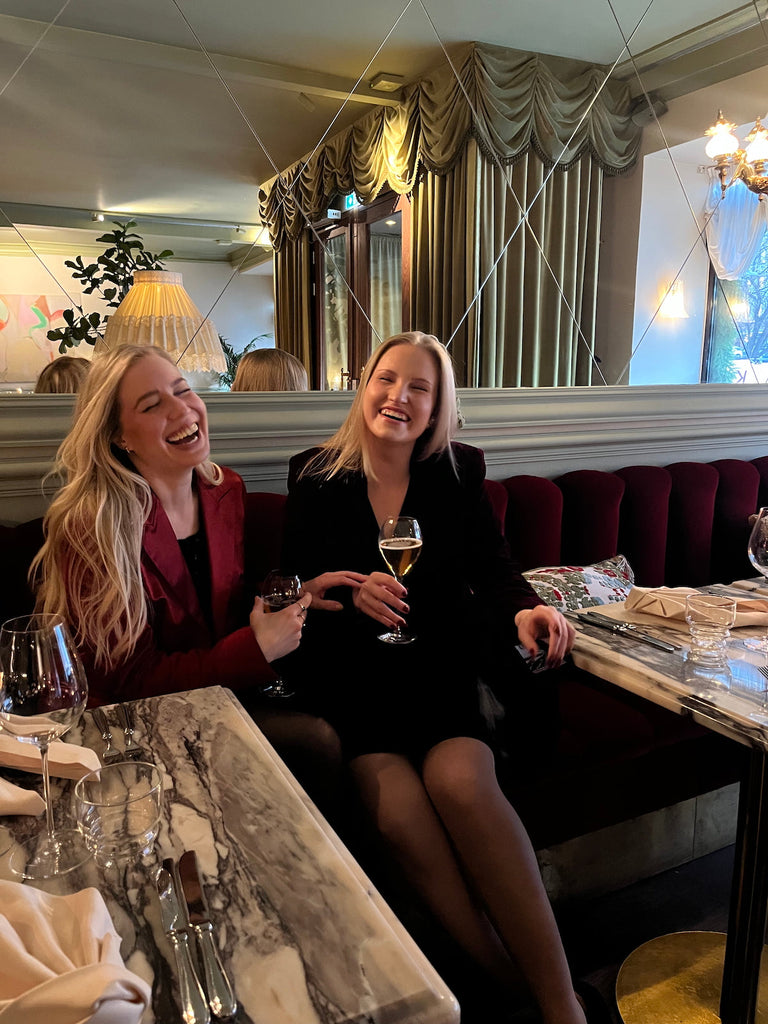 Pikkujoulujen viettoa Arkiston tapaan